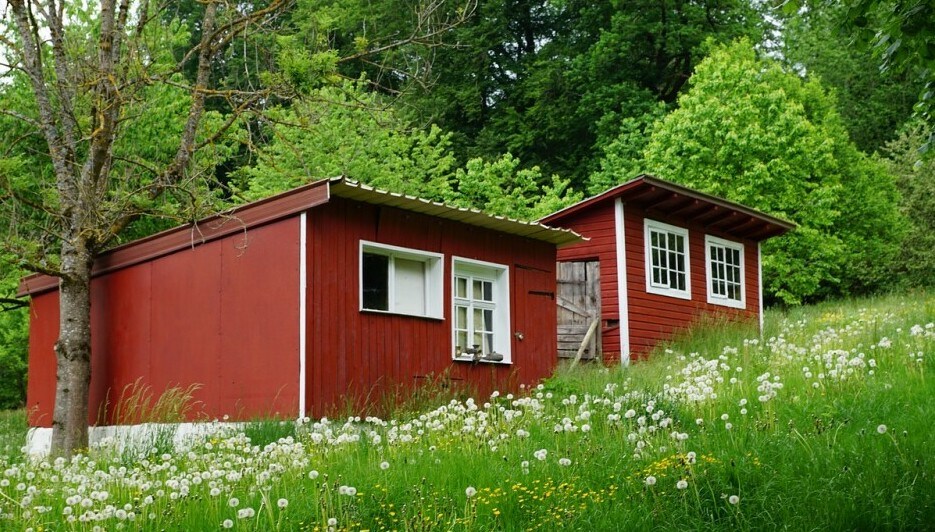 tiny-house-built-on-a-foundation